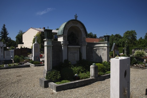 Bild: Auf dem Alten Friedhof von Aichach.