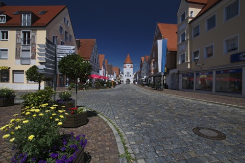 Bild: Unterwegs in der historischen Innenstadt von Aichach.