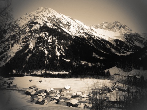 Bild: Blick vom Allgäu Stern Hotel in Sonthofen auf die Allgäuer Alpen.