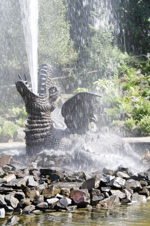 Bild: Der Lindwurm im Schlosspark zu Ballenstedt.