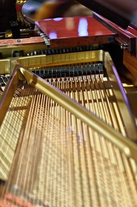 Bild: STEINWAY Flügel in der BMW Welt München.