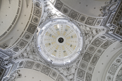 Bild: Die Kuppel in der Theatinerkirche zu München.