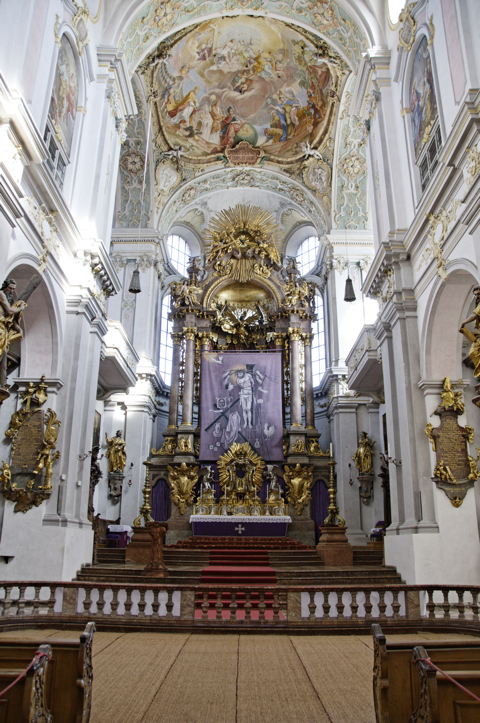 Bild: In der Kirche St. Peter in München.