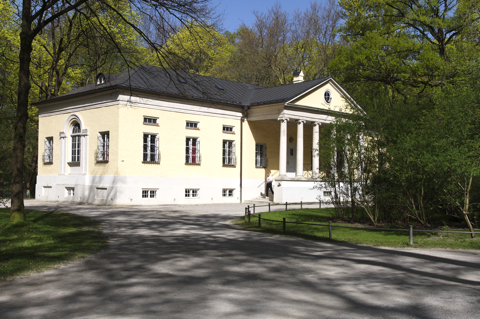 Bild: Das Rumfordhaus oder Rumfordschlössl im Englischen Garten.