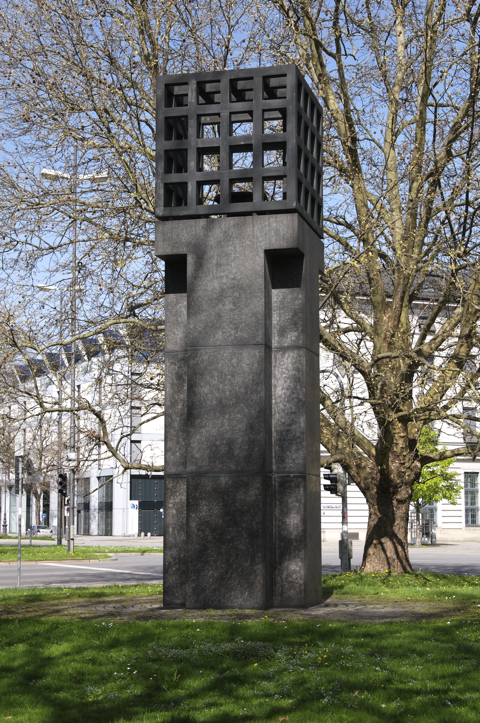Bild: Denkmal für die Opfer der NS-Gewaltherrschaft am Platz der Opfer des Nationalsozialismus.