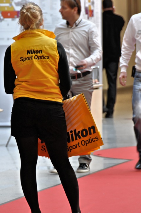 Bild: NIKON Sport Optics war auch präsent. Wie kann man da nur so gelangweilt wegblicken?