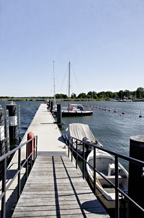 Bild: Unterwegs im Hafen von Gager im Südosten der Insel Rügen mit NIKON D90 und AF-S DX NIKKOR 18-200 mm 1:3,5-5,6G ED VR Ⅱ.