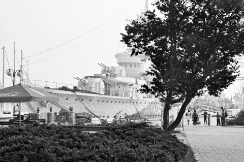 Bild: Britisches Kriegsschiff aus dem Zweiten Weltkrieg im Hafen von Gdynia.