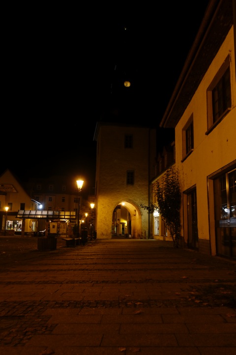 Bild: Blick vom Markt in Hettstedt auf das Saigertor.