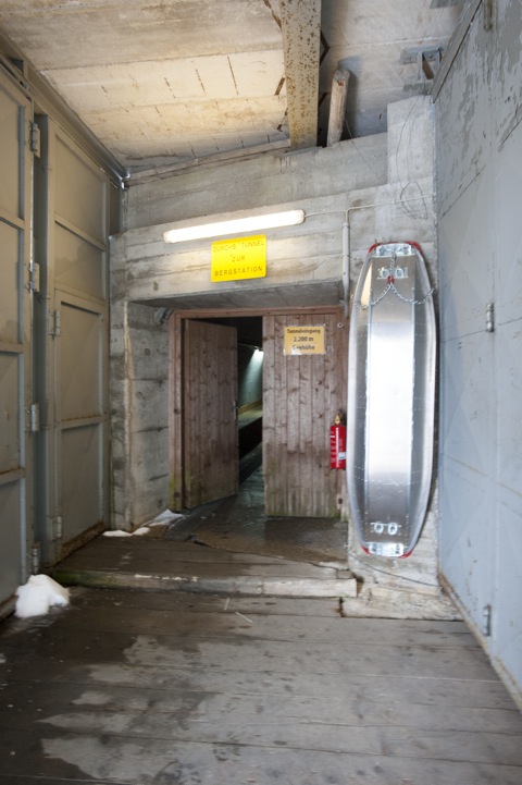 Bild: Im Tunnel zum Dammkar an der Westlichen Karwendelspitze. NIKON D700 mit CARL ZEISS Distagon T* 3,5/18 ZF.2 ¦¦ ISO2000 ¦ f/11 ¦ 1/30 s ¦ FX 18 mm.