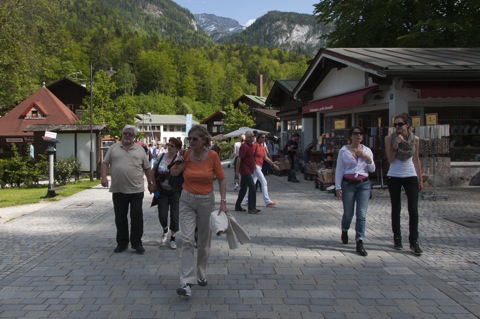 Bild: Am Königssee bei Berchtesgaden. NIKON D90 mit AF-S DX NIKKOR 18-200 mm 1:3,5-5,6G ED VR Ⅱ.