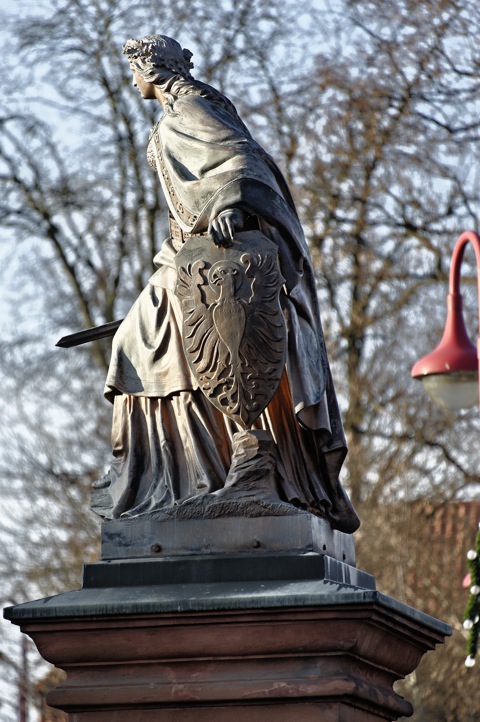 Bild: Das Denkmal GERMANIA in Mansfeld - Ortsteil Mansfeld. NIKON D700 mit Objektiv AF-S NIKKOR 28-300 mm 1:3,5-5,6G ED VR.