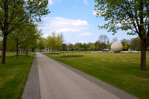 Bild: Der Park an der Herrenbreite in Aschersleben. Aufnahme vom 17.04.2011 mit Nikon D300S und SIGMA 10-20mm F3.5 EX DC HSM.