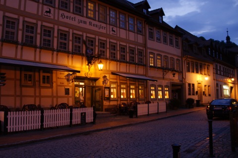 Bilder: Abendstimmung in der historischen Fachwerkstadt Stolberg im Harz.