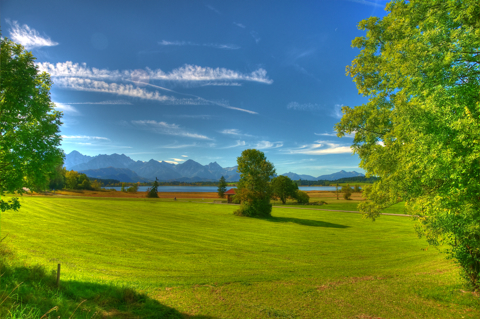 Bild: Der Forggensee im Ostalgäu. Der zugehörige High Dynamic Range Render.