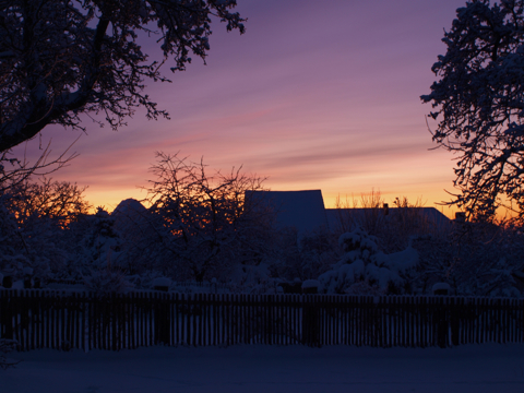 Bild: Sonnenaufgang an einem kalten Wintertag im Januar über Greifenhagen im Landkreis Mansfeld-Südharz. Bild: Sonnenaufgang an einem kalten Wintertag im Januar über Greifenhagen im Landkreis Mansfeld-Südharz. Olympus E520 mit Objektiv Olympus Zuiko Digital 14-42 mm F3.5-5.6.
