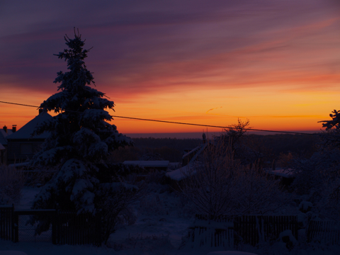 Bild: Sonnenaufgang an einem kalten Wintertag im Januar über Greifenhagen im Landkreis Mansfeld-Südharz. Olympus E520 mit Objektiv Olympus Zuiko Digital 14-42 mm F3.5-5.6.