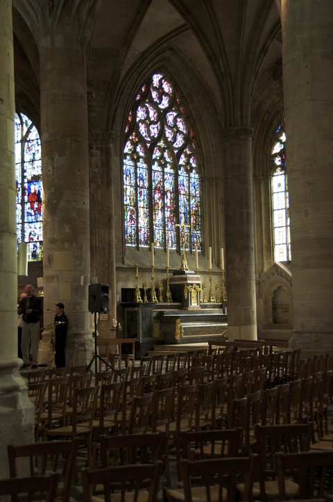 Bilder: Zauberhafte Lichtverhältnisse in der Kathedrale NOTRE DAME in Saint Lo - Basse Normande - Nordfrankreich.