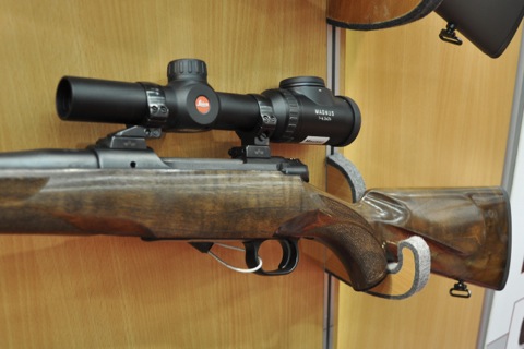 Bild: Weltpremiere: Mauser M12 mit Leica Drückjagdzielfernrohr.
