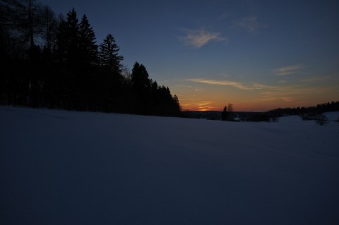 Bild: Wie im Winter -Sonnenuntergang über Güntersberge im Harz am Ostermontag 2013. NIKON D700 mit CARL ZEISS Distagon T* 3.5/18 ZF.2.