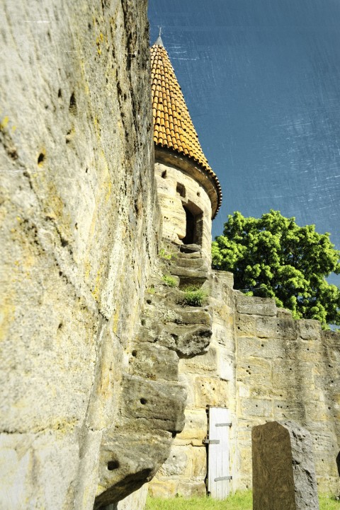 Bild: In der Kirchenburg zu Effeltrich. NIKON D700 mit AF-S NIKKOR 24-120 mm 1:4G ED VR.