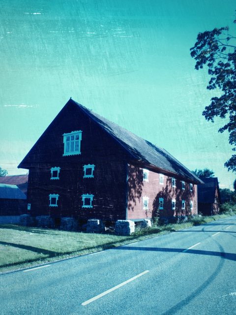 Bild: Ein für die südschwedische Provinz Blekinge typisches Bauernhaus in der Nähe der Stadt Kalmar. (c) 2013 by Bert Ecke mit OLYMPUS µTough-6020.