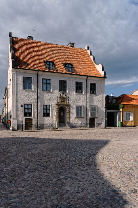 Bild: Historisches Wohnhaus in der Altstadt von Kalmar. NIKON D700 mit NIKKOR 24-120 mm 1:4G ED VR.