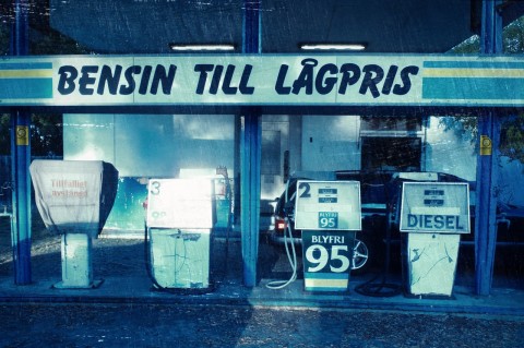 Bild: Automatentankstelle in Südschweden. (c) 2013 by Birk Karsten Ecke mit OLYMPUS µTough-6020.