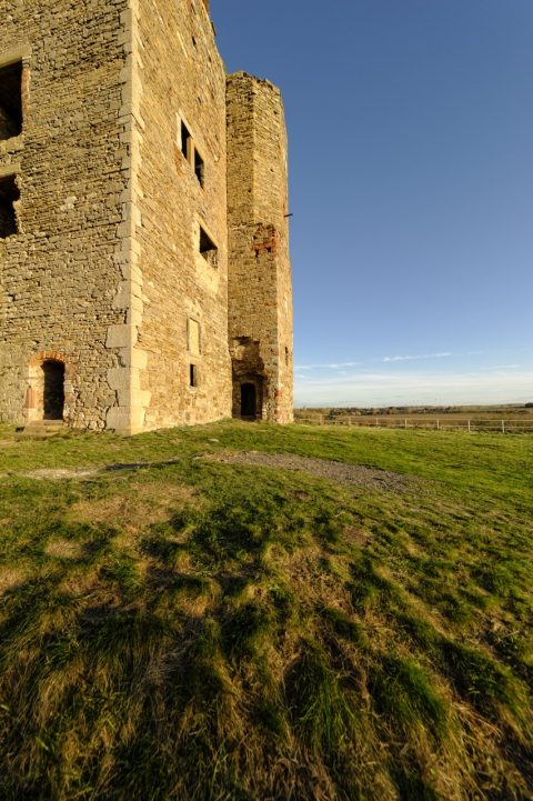 Bild: Bei Brennweite 12 Millimeter ist die Verzeichnung des SIGMA 12-24 mm F4,5-5,6 II DG HSM leicht kissenförmig, lässt sich aber gut korrigieren. An der Burg Arnstein im Unterharz. Brennweite 24 mm bei Blende 11.