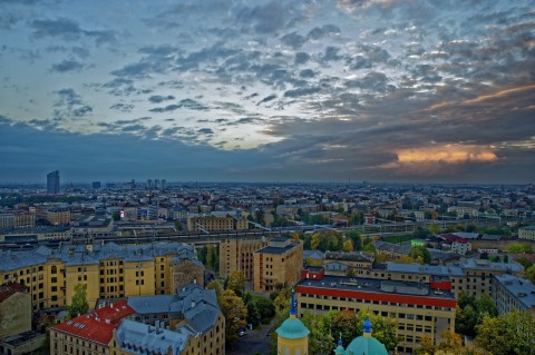Bild: Das ist das fertig entwickelte Foto von der Skyline der lettischen Metropole Rīga. Welch ein Unterschied zum Original!