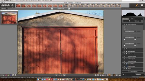 Bild: Der Olympus Viewer 3 ist der einzige kostenfreie RAW Konverter in diesem Test. Trotzdem macht er seinen Job perfekt. Die tonnenförmige Verzeichnung wird problemlos korrigiert.