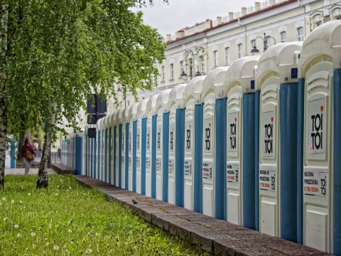 Bild: Vilnius Halbmarathon Mai 2015 DNB | NIKE WE RUN VILNIUS. OLYMPUS OM-D E-M1 mitM.ZUIKO DIGITAL ED 40‑150mm 1:2.8 PRO ISO 200 ¦ f/2,8 ¦ 40 mm ¦ 1/1000 s ¦ kein Blitz. Klicken Sie auf das Bild um es zu vergrößern.