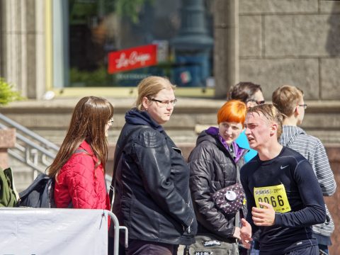 Bild: Vilnius Halbmarathon Mai 2015 DNB | NIKE WE RUN VILNIUS. OLYMPUS OM-D E-M1 mitM.ZUIKO DIGITAL ED 40‑150mm 1:2.8 PRO ISO 200 ¦ f/2,8 ¦ 150 mm ¦ 1/3200 s ¦ kein Blitz. Klicken Sie auf das Bild um es zu vergrößern.