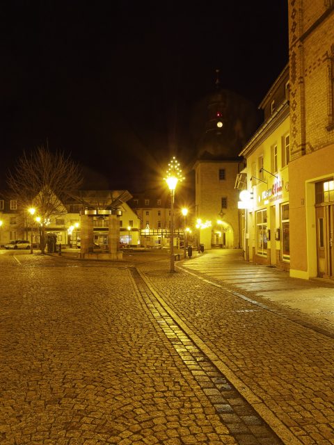 Bild: Hettstedt im Landkreis Mansfeld-Südharz. Das historische Saigertor. Low Light High ISO Shot mit OLYMPUS PEN-F und Objektiv PANASONIC LEICA DG SUMMILUX 15 mm f/1.7. ISO 4000 ¦ f/6.3 ¦ 1/6s. 12 Bit RAW Foto entwickelt mit DXO PhotoLab 2 und PRIME Rauschminderung.