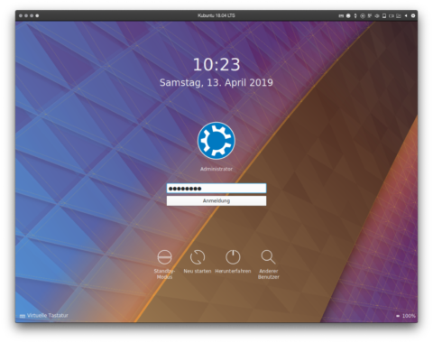 Bild: Nach dem Neustart gelangen Sie zur Anmeldemaske von Kubuntu 18.04 LTS. Es gibt vorerst nur einen Benutzer mit Administratorrechten. Geben Sie das entsprechende Passwort ein und drücken Sie "Anmelden".