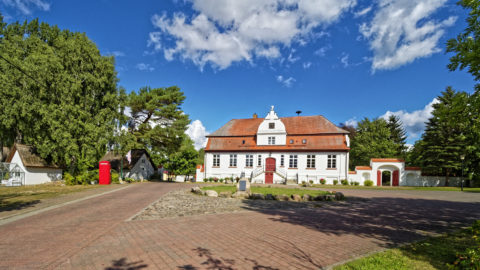 Bild: Das Gutshaus Groß Schoritz ist das Geburtshaus des Dichters und Historikers Ernst Moritz Arndt. Klicken Sie auf da Bild um es zu vergrößern.