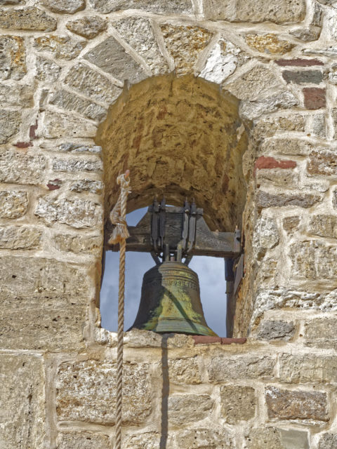 Bild: Glocke der Kirche der Konradsburg bei Ermsleben (Stadt Falkenstein im Harz) im Unterharz. Klicken Sie auf das Bild um es zu vergrößern.