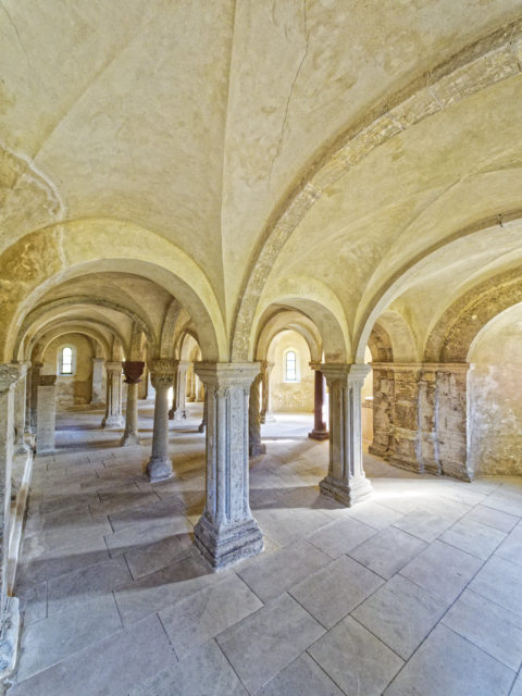 Bild: In der Krypta der Kirche der Konradsburg bei Ermsleben (Stadt Falkenstein im Harz) im Unterharz. Klicken Sie auf das Bild um es zu vergrößern.