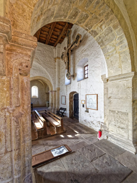 Bild: In der Kirche der Konradsburg bei Ermsleben (Stadt Falkenstein im Harz) im Unterharz. Klicken Sie auf das Bild um es zu vergrößern.