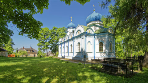 Bild: DxO Photo Lab 3 Elite Edition unter macOS 10.5.1 Catalina. Das entwickelte Foto der orthodoxen Kirche in Cēsis in Lettland. Klicken Sie auf das Bild, um es zu vergrößern.