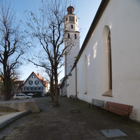Bild: Blaubeuren Altstadt. Die evangelische Stadtkirche St. Peter und Paul. Klicken Sie auf das Bild um es zu vergrößern.